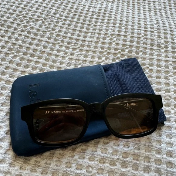 Le Specs Recarmito Sunglasses - Picture 2 of 2